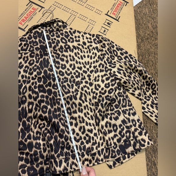 Andree by Unit Animal Print Moto Jacket
Bomber Cropped Zip Front Cheetah
Leopard - Picture 7 of 8